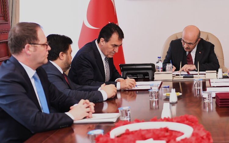 Bursa Osmangazi’nin en değerli arsalarını eğitime bağışlandı Bursa Osmangazi’nin en değerli arsalarını eğitime bağışlandı