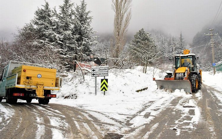 Bursa Yıldırım’da kar ekibi iş başında Bursa Yıldırım’da kar ekibi iş başında