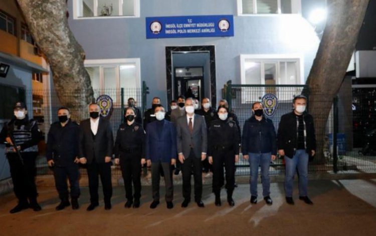 Bursa İnegöl’de protokol yeni yıla kamu personeli ve esnafla girdi Bursa İnegöl’de protokol yeni yıla kamu personeli ve esnafla girdi