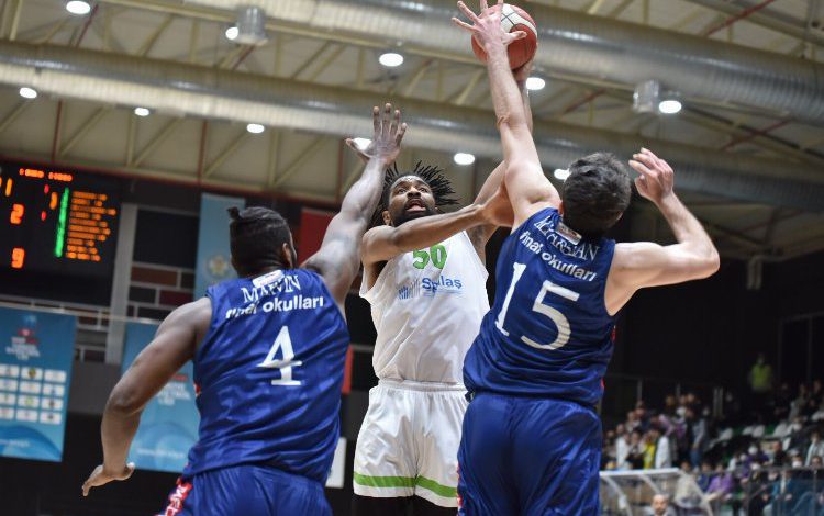 Manisa’nın dev adamlarına yeni salon iyi geldi