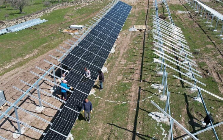 Manisa GES’te panel montajlarına devam Manisa GES’te panel montajlarına devam