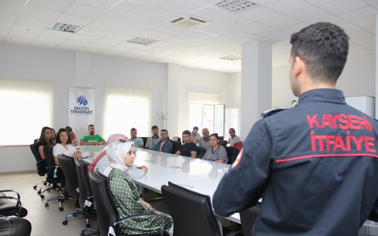 Erciyes Teknopark’ta yangın söndürme eğitimi