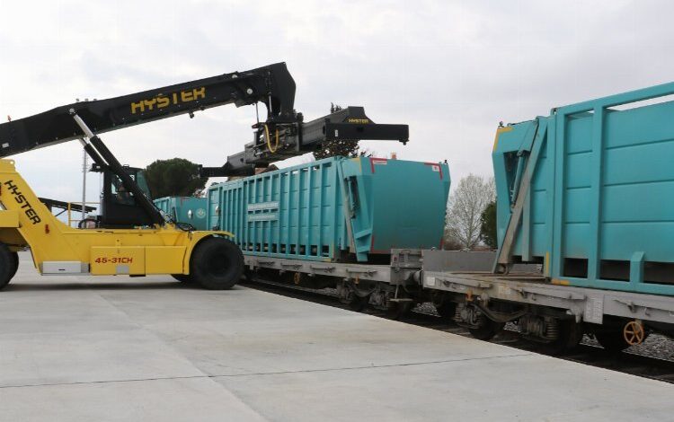 Evsel atıklar Manisa’da özenle taşınıyor Evsel atıklar Manisa’da özenle taşınıyor