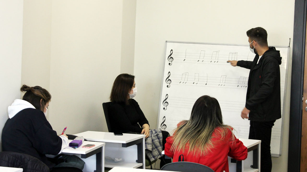 Diyarbakır’da hobi meslek kurslarına yoğun ilgi Diyarbakır’da hobi meslek kurslarına yoğun ilgi