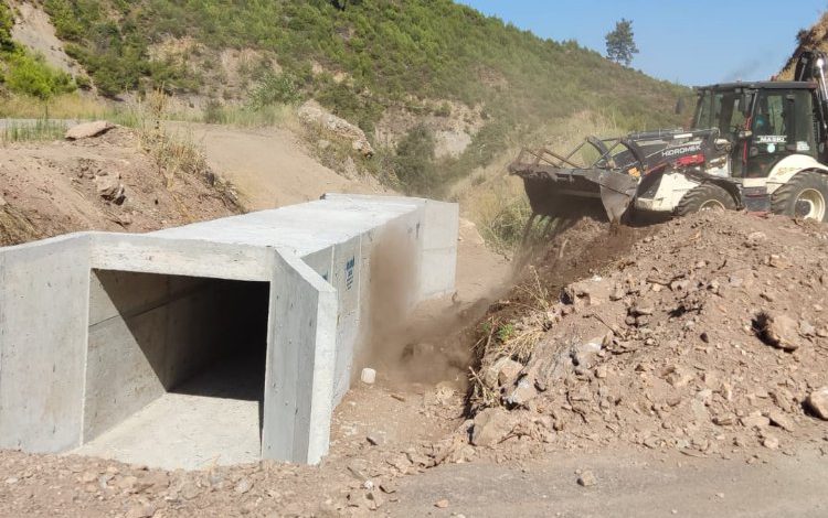 Manisa Ahmetli’de menfez çalışması Manisa Ahmetli’de menfez çalışması