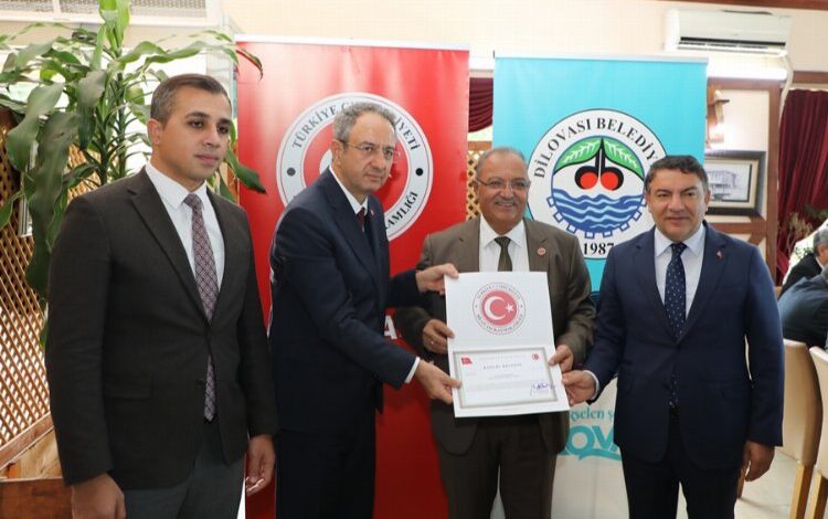 Dilovası muhtarlarına Kaymakam Kubilay’dan başarı belgesi