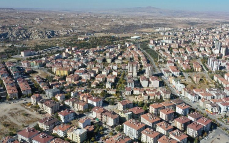 Nevşehir Belediyesi’nden ‘Güzelyurt’a sıcak asfalt