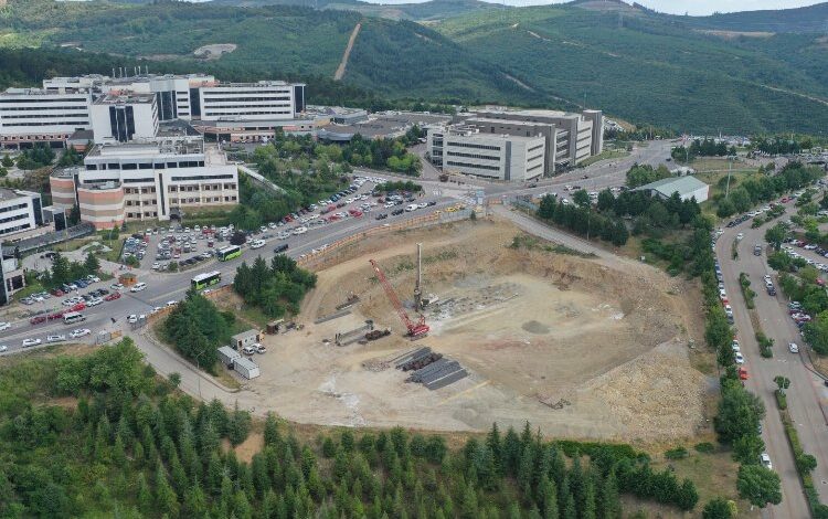Kocaeli’de Umuttepe Cami ve otoparkında temel hazırlığı Kocaeli’de Umuttepe Cami ve otoparkında temel hazırlığı
