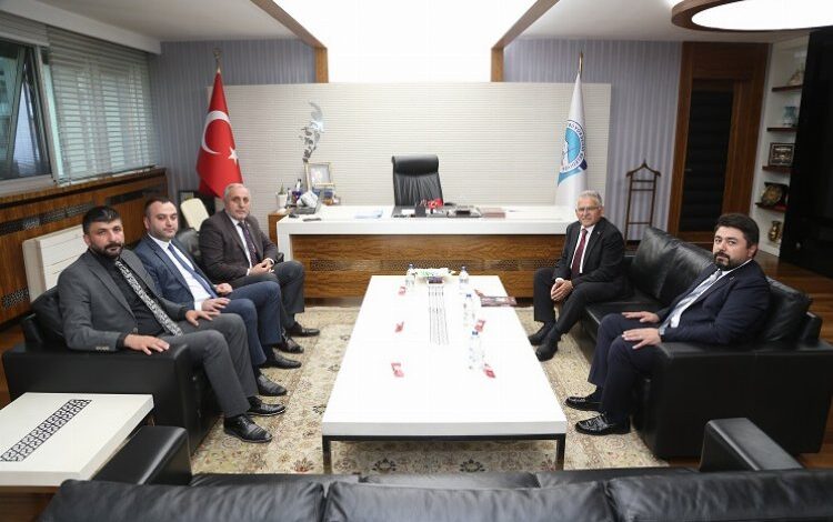 MHP Kayseri’den Büyükkılıç’a ziyaret MHP Kayseri’den Büyükkılıç’a ziyaret