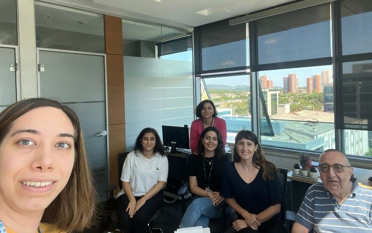 Hocası olduğu üniversitede yeniden öğrenci oldu Hocası olduğu üniversitede yeniden öğrenci oldu