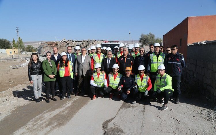 Kayseri Büyükşehir Kentsel Arama Kurtarma’dan tatbikat