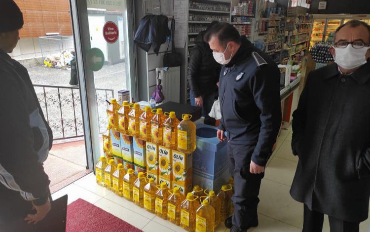 Bilecik Pazaryeri’nde stokçuluk denetimleri sürüyor Bilecik Pazaryeri’nde stokçuluk denetimleri sürüyor