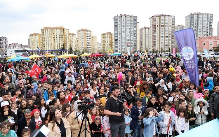 Kayseri Talas’ta çocuklara çifte bayram