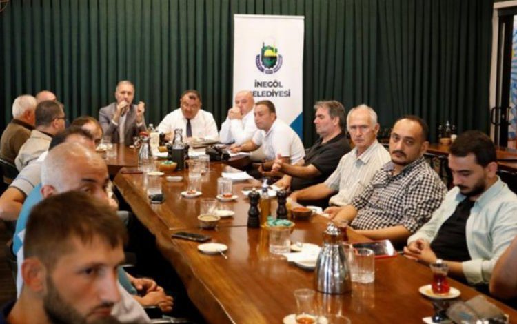 Bursa İnegöl Belediyesi’nden veteriner hekimlerle istişare Bursa İnegöl Belediyesi’nden veteriner hekimlerle istişare