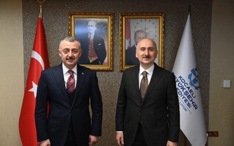 Bakan Karaismailoğlu, Kocaeli Büyükşehir’i ziyaret etti