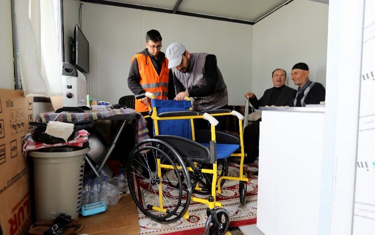 Gaziantep’te depremzedelerin medikal ihtiyaçları onarılıyor