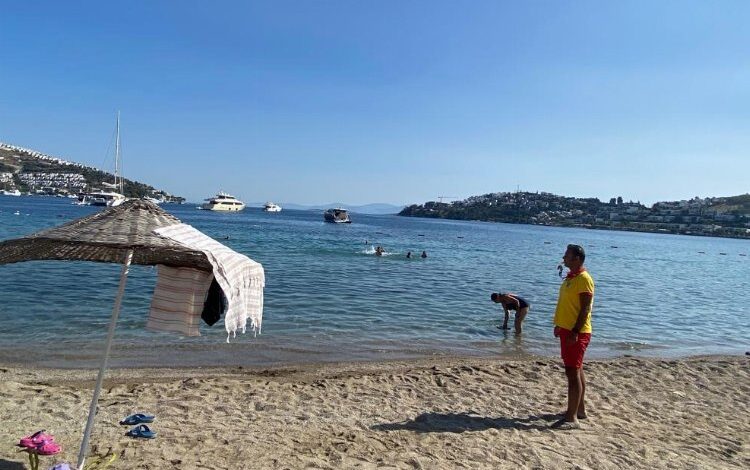 Bodrum plajlarında güvenli sezon için çalışılıyor Bodrum plajlarında güvenli sezon için çalışılıyor