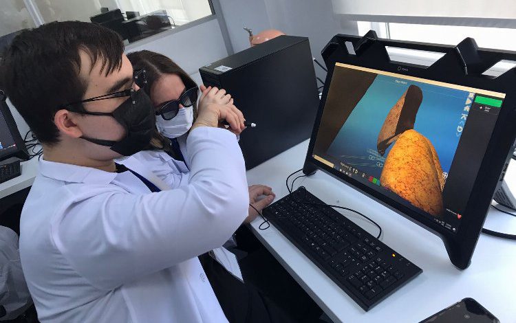 BUÜ’den lise öğrencilerine ‘Tıp Kariyer Kampı’