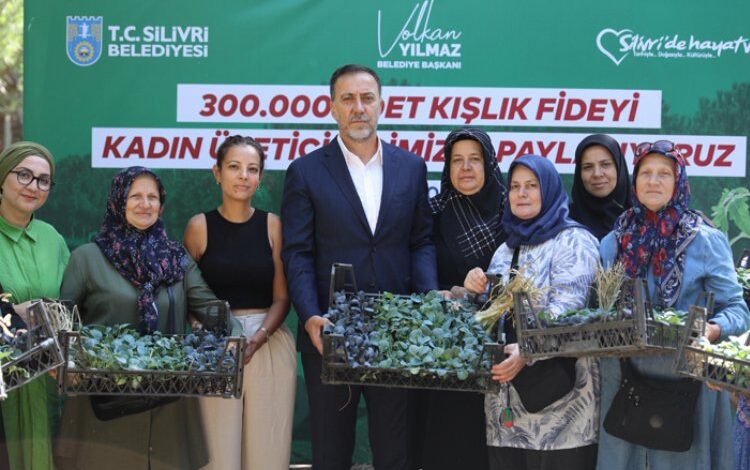 Silivri’de kadın üreticilere 300 bin adet fide Silivri’de kadın üreticilere 300 bin adet fide