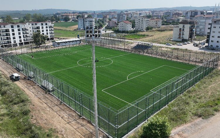 Bursa’da Akçalar’a futbol sahası Bursa’da Akçalar’a futbol sahası