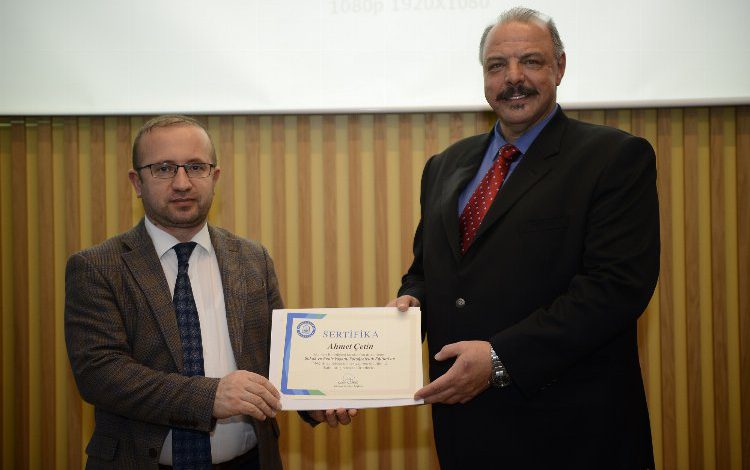 Bursa Yıldırım’da  ‘Sokak ve Şehir Yaşamı Fotoğrafçılığı’ sergisi