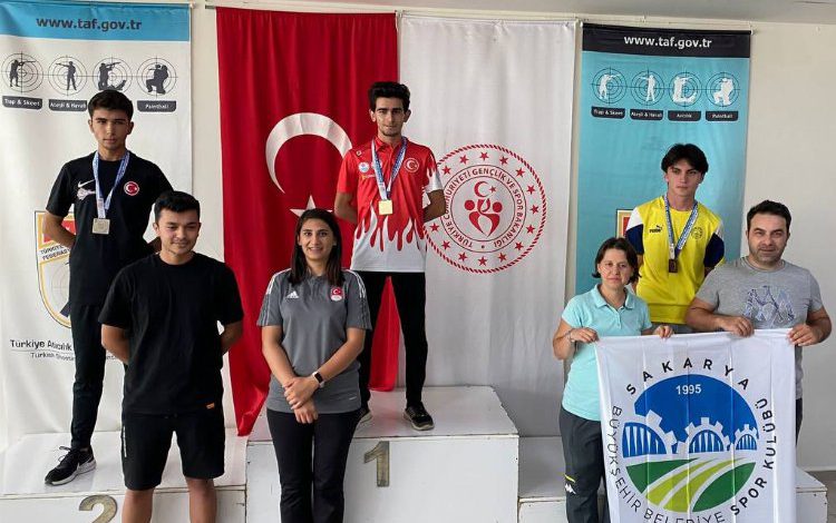 Sakarya’da Zafer Kupası’ndan derece geldi Sakarya’da Zafer Kupası’ndan derece geldi