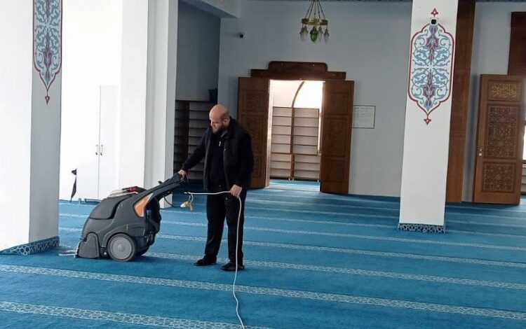 Gölcük’teki camilere Ramazan öncesi temizlik Gölcük’teki camilere Ramazan öncesi temizlik