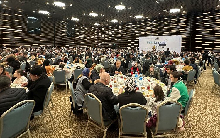 Konya şehit aileleri ve gazilerle oruç açtı Konya şehit aileleri ve gazilerle oruç açtı