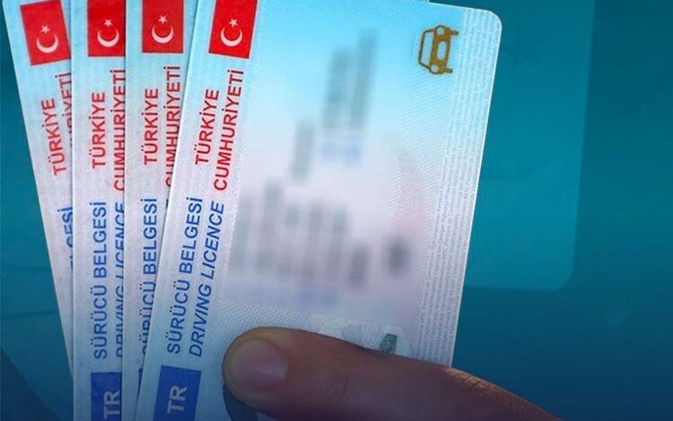 Ehliyet taşıma zorunluluğu kalkıyor! Ehliyetler kimlik kartına aktarılıyor Ehliyet taşıma zorunluluğu kalkıyor! Ehliyetler kimlik kartına aktarılıyor