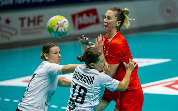 Hentbolda A Milli Kadınlar hazırlıkta Slovakya’yı affetmedi Hentbolda A Milli Kadınlar hazırlıkta Slovakya’yı affetmedi