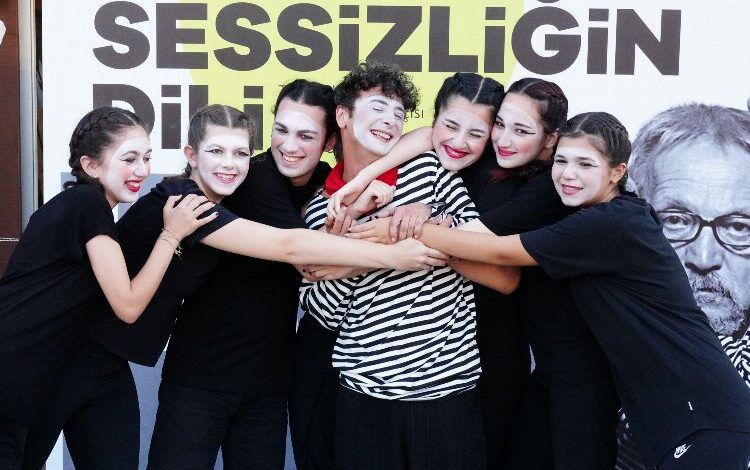 Türkiye’nin ilk pantomim sanatçısına Beylikdüzü’nde anma Türkiye’nin ilk pantomim sanatçısına Beylikdüzü’nde anma