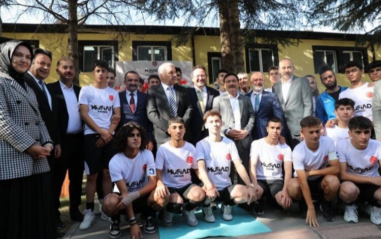 Kayseri Kocasinan gençleri geleceğe hazırlanıyor