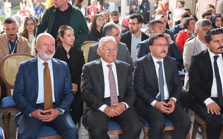 Kayseri Büyükşehir’in ödül onuru Kayseri Büyükşehir’in ödül onuru