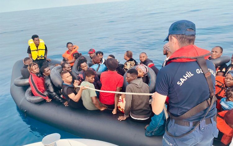 Aydın açıklarında 134 düzensiz göçmen kurtarıldı