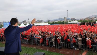 İmamoğlu ‘Demokrasi Neferleri’ ile buluştu