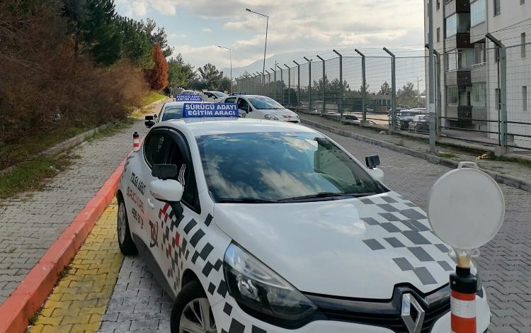Ehliyet fiyatları 3250 TL oldu Ehliyet fiyatları 3250 TL oldu