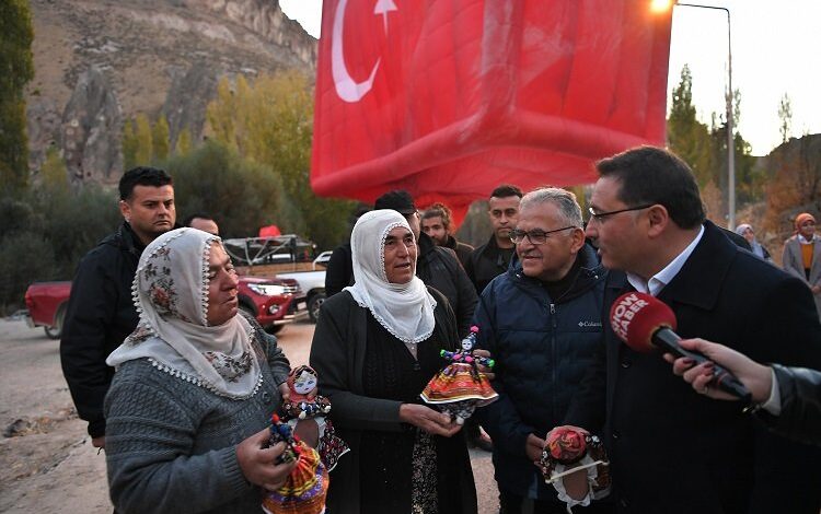 Memduh Büyükkılıç sohbete’ Fransız’ kalmadı