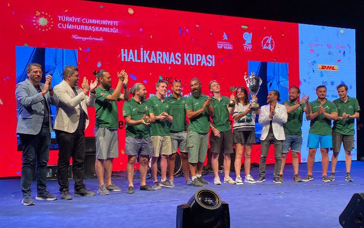 İzmir Çiğli Belediyesi’nden yelkende çifte kupa İzmir Çiğli Belediyesi’nden yelkende çifte kupa