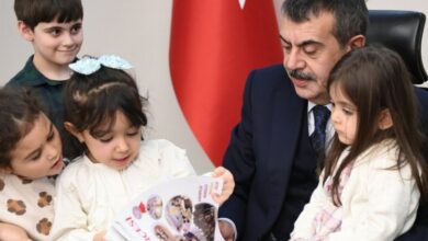 Bakan Tekin Erzurumlu öğrencileri ağırladı