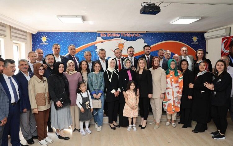 AK Parti Nevşehir bayram için buluştu AK Parti Nevşehir bayram için buluştu