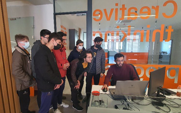 Bursa’da geleceğin mühendislerinden bilişim ziyareti