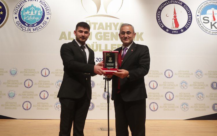 Kütahya’da Altın Gençlik Ödülleri sahiplerini buldu