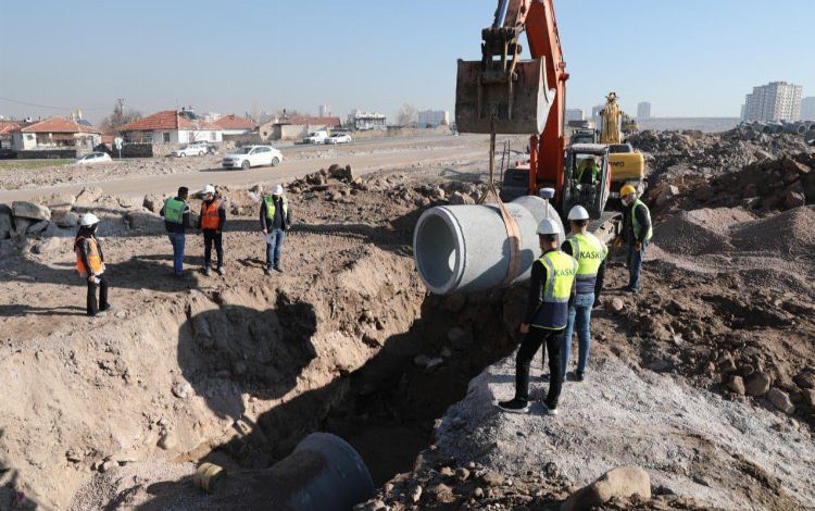 Başkan Büyükkılıç: “Talas’a 13.3 milyon TL’lik altyapı yatırımı yaptık” Başkan Büyükkılıç: “Talas’a 13.3 milyon TL’lik altyapı yatırımı yaptık”