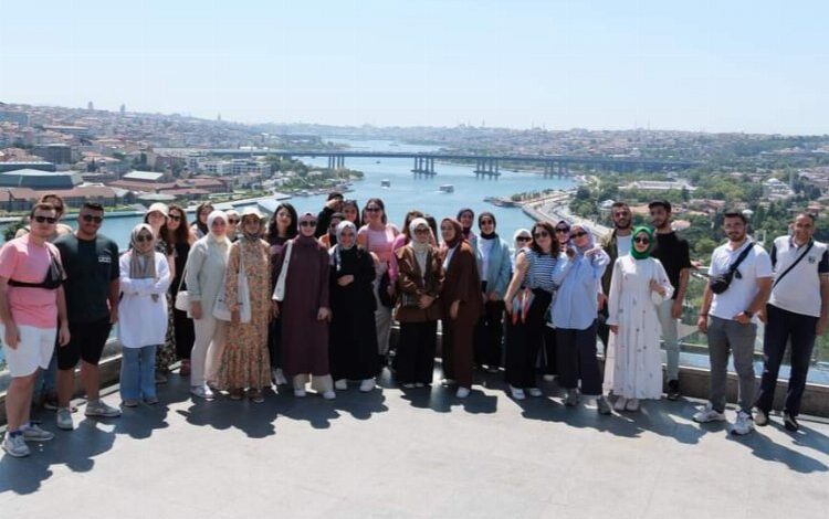 Bursalı genç seyyahlar farklı şehirlerde Bursalı genç seyyahlar farklı şehirlerde