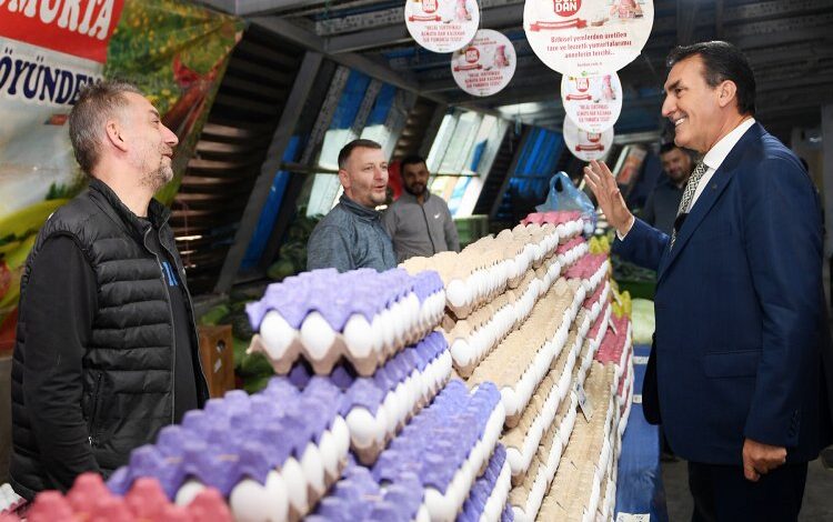 Başkan Dündar, pazarcı esnafını yalnız bırakmıyor Başkan Dündar, pazarcı esnafını yalnız bırakmıyor