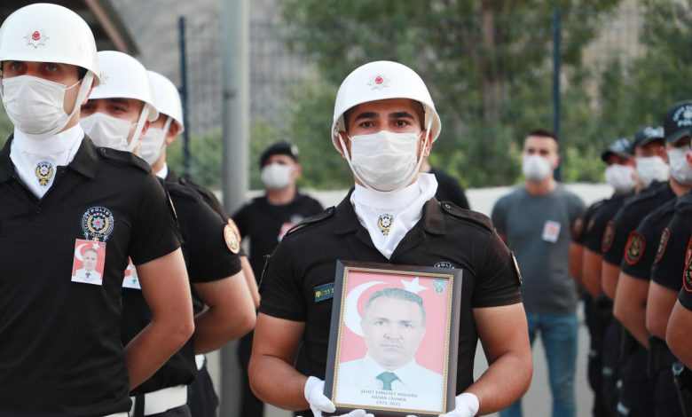 Şehit Emniyet Müdür Yardımcısı’nın cenazesi İstanbul’da Şehit Emniyet Müdür Yardımcısı’nın cenazesi İstanbul’da