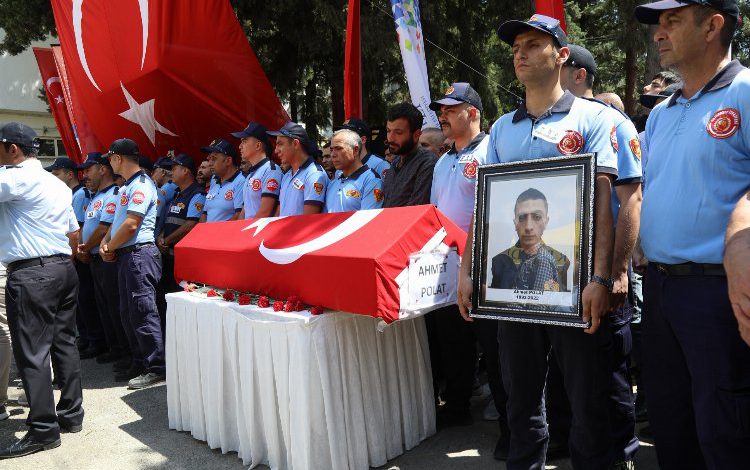 Gaziantep’te itfaiye erleri son yolculuğuna uğurlandı