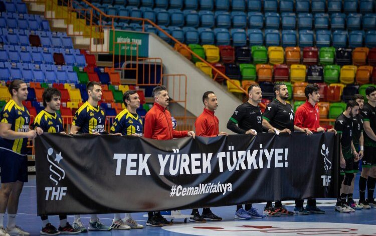 Sakarya’nın gururu Büyükşehir Hentbol yarı finalde Sakarya’nın gururu Büyükşehir Hentbol yarı finalde