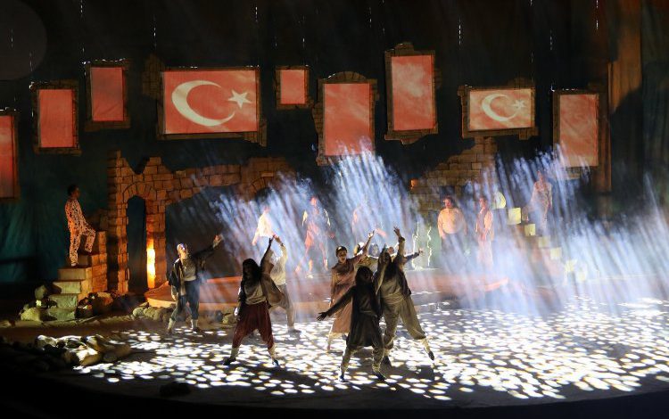 Gaziantep Savunması tiyatro sahnesinde