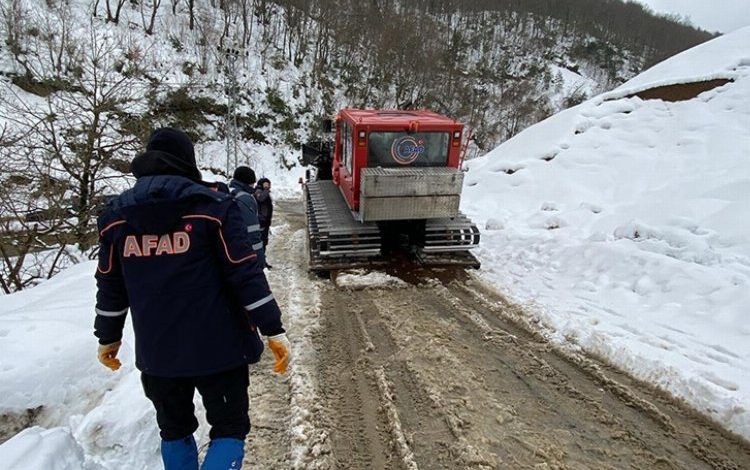 Kastamonu’da AFAD yolları paletli araçla aştı Kastamonu’da AFAD yolları paletli araçla aştı